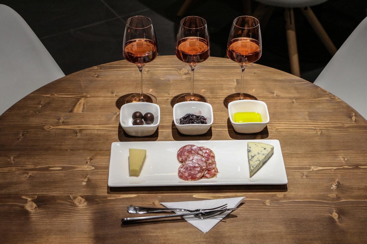 Wine Hotel 基希讷乌 外观 照片